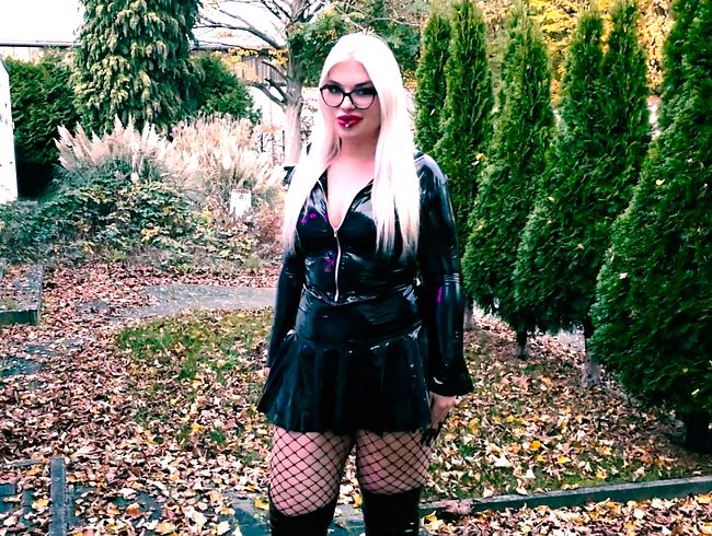 MariellaSun Porno Video: Zwei Dominas fi**en mich!